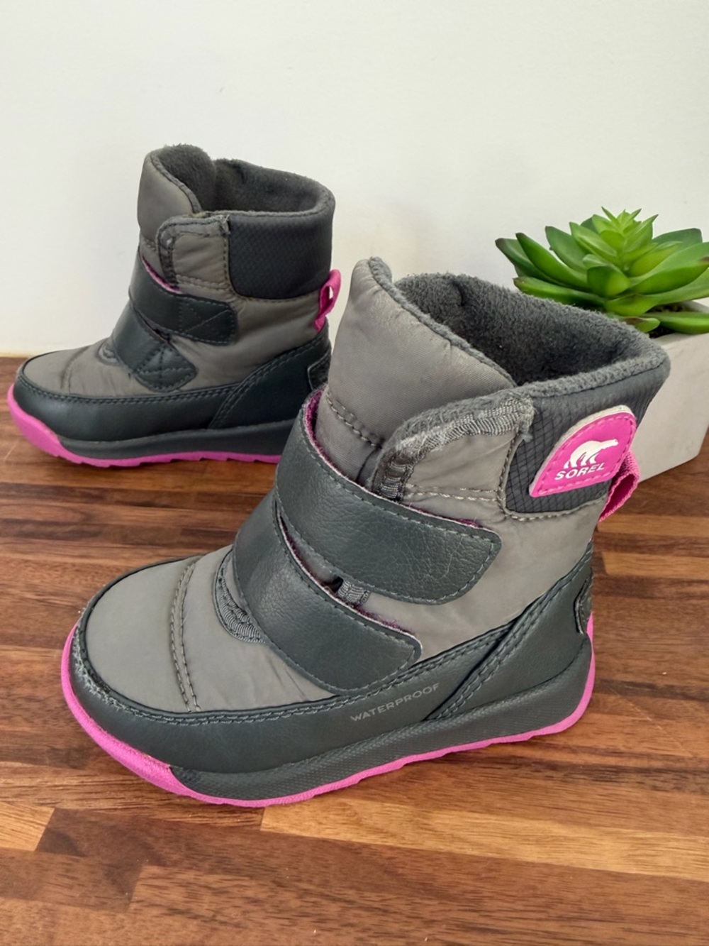 Sorel Whitney II Gray & Pink Winter Boots - size 6